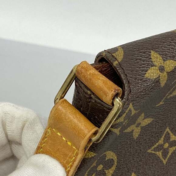 LOUIS VUITTON Authentic Brown Monogram Shoulder Bag